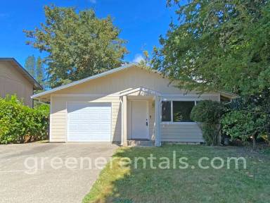 Main picture of 2412 Prospect Ave NE