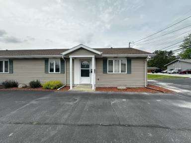 Main picture of 160 W College St