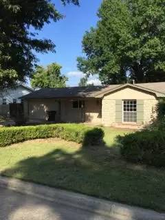Main picture of 753 N Moccasin Pl