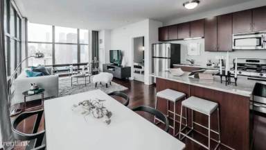 Main picture of 7 E 9 St