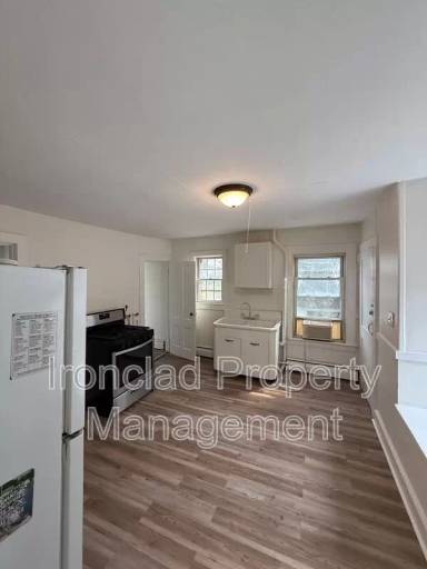 Main picture of 291 Spruce St