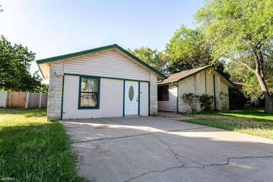 Main picture of 2601 Oak Meadow Dr
