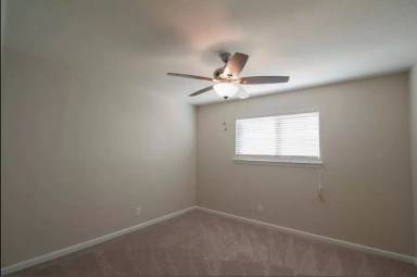 Main picture of 916-20 Blue St New