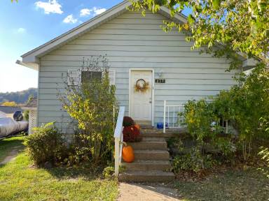 Main picture of 235 Wayland St