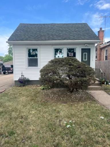 Main picture of 13709 S School St