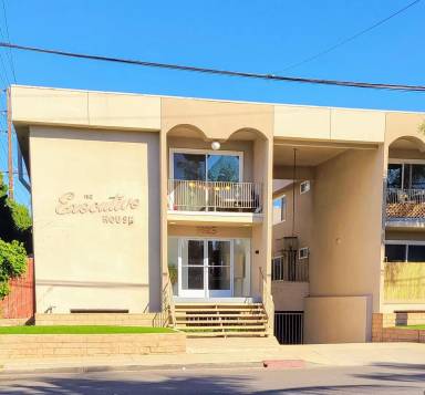 Main picture of 1625 E Maple Ave