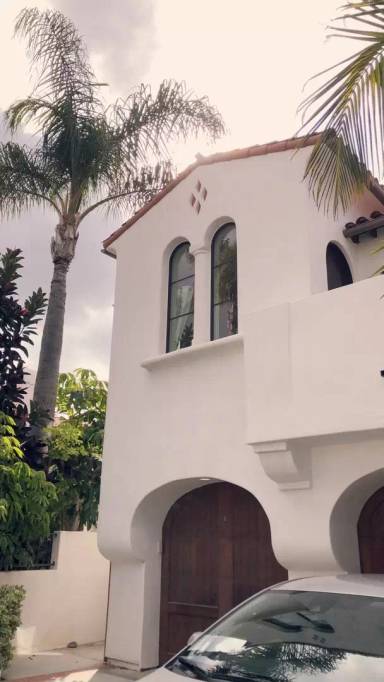 Main picture of 327 Avenida Cabrillo