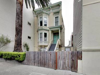 Main picture of 1730 1/2 Pacific Ave