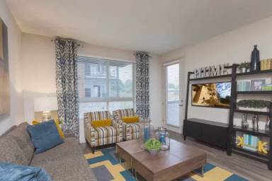 Main picture of 464 Golden Rdg Rd