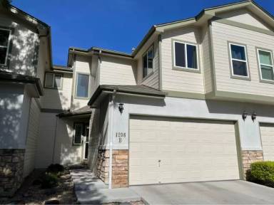 Main picture of 1206 S Idalia St