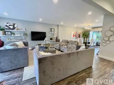 Main picture of 265 Kawaihae St