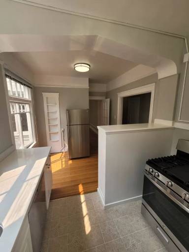 Main picture of 1355 Bay St