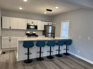 Main picture of 309 Oak St