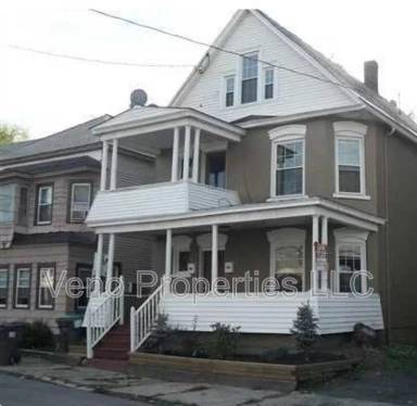 Main picture of 61 S Main St