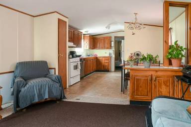 Main picture of 11 Hilltop Dr