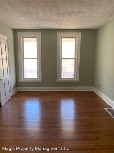 Main picture of 320 Maryland St