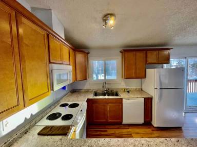 Main picture of 601 W Lake View Ave