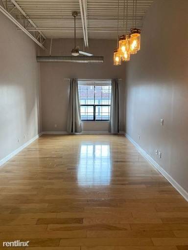 Main picture of 769 N High St
