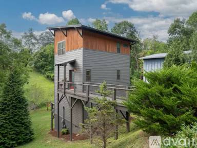 Main picture of 14 Moore Ave