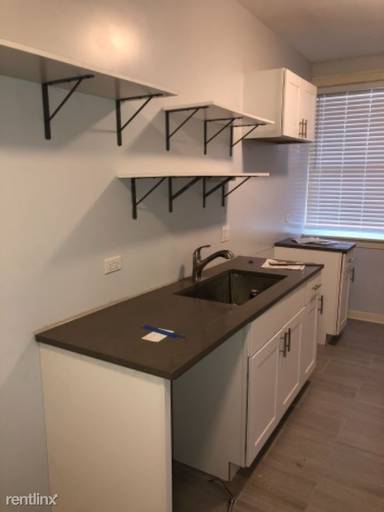 Main picture of 1461 E 69th Pl