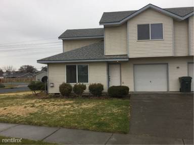 Main picture of 1003 NE Gladys Dr