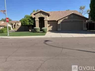 Main picture of 2414 W Olive Way