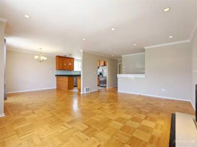 Main picture of 1 Huntington Dr