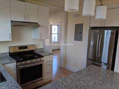 Main picture of 22 Leland St