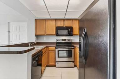 Main picture of 752 Executive Center Dr