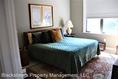Main picture of 112 W Broad St
