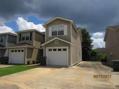 Main picture of 111 Commons Dr