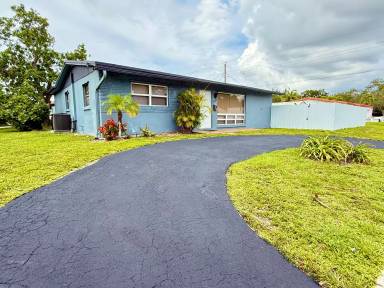 Main picture of 2240 N 57th Way