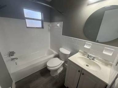 Main picture of 10106 N Lantana Ave