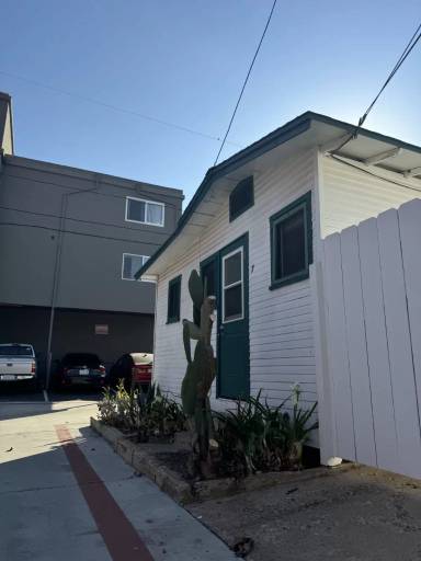 Main picture of 5075 Niagara Ave