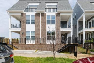 Main picture of 1529 Porter St