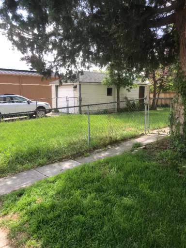 Main picture of 1591 S Park St