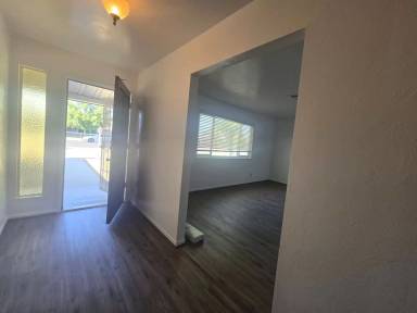 Main picture of 946 Moffat Dr