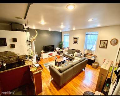 Main picture of 520 Henry St