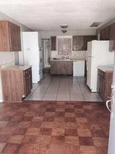 Main picture of 1602 18th Ave E