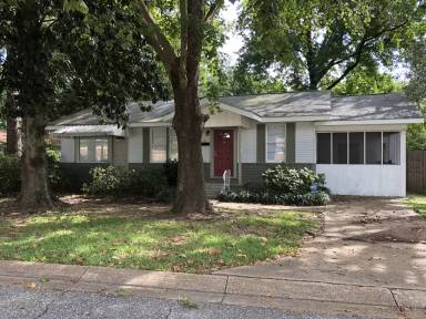 Main picture of 102 Messer St
