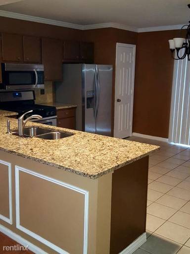 Main picture of 407 Bainbridge Dr