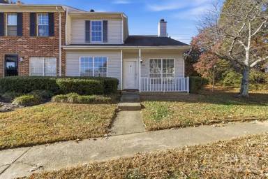 Main picture of 6113 Windsor Gate Ln