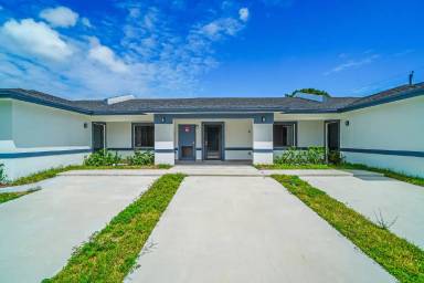 Main picture of 11790 SW 221st St