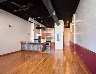 Main picture of 209 W McDaniel St