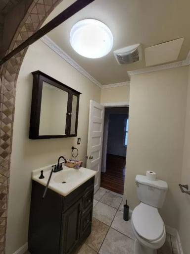 Main picture of 258 Manning Blvd