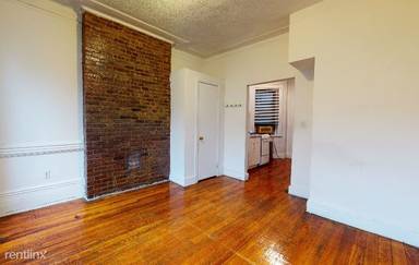 Main picture of 319 E 83rd St