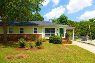 Main picture of 1 Twelve Oaks Ter