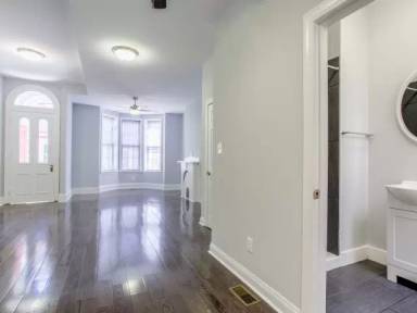 Main picture of 4043 Sansom St