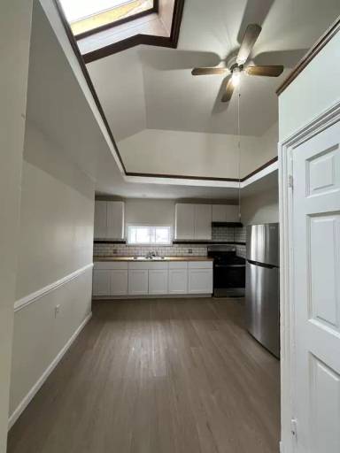 Main picture of 929 Broadway