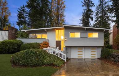 Main picture of 201 165th Ave NE
